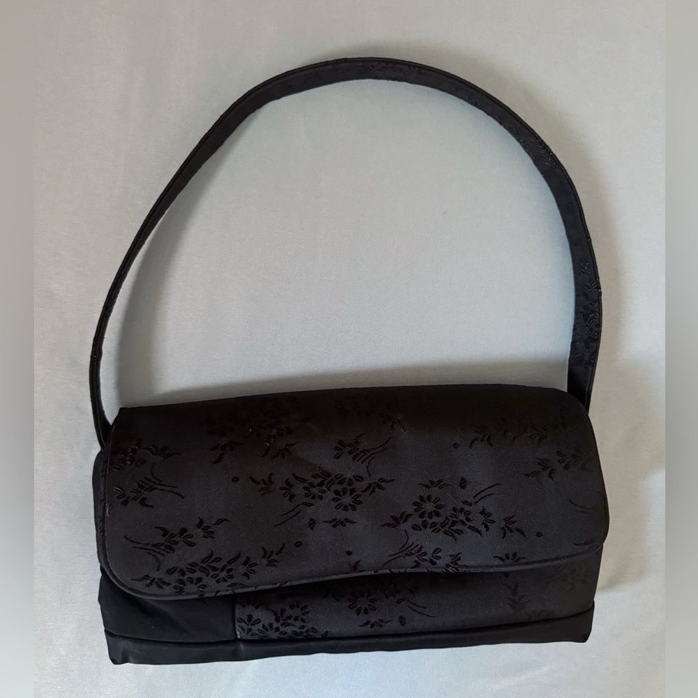 Y2K Steve Madden black little shoulder bag with embroidered floral pattern